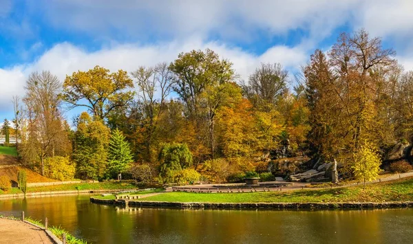 Grande Lagoa Mar Jônico Arboreto Sofievsky Parque Sofiyivsky Uman Ucrânia — Fotografia de Stock