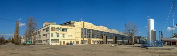 Czernomorsk Ukraina 2021 Warsztaty Fabryczne Stoczni Czernomorskiej Słoneczny Wiosenny Dzień — Zdjęcie stockowe