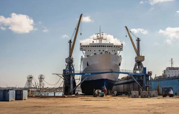 Chernomorsk Oekraïne 2021 Groot Schip Droogdok Van Scheepswerf Chernomorsk Een — Stockfoto