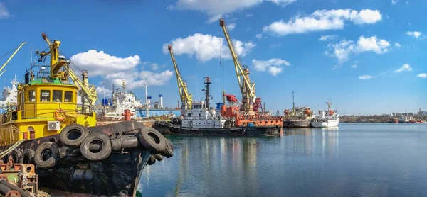 Chernomorsk Ucraina 2021 Rimorchiatori Nel Cantiere Navale Chernomorsk Una Soleggiata — Foto Stock