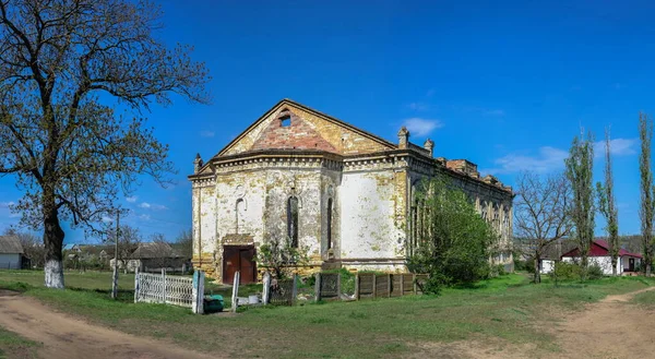 ウクライナ オデッサ地方のLymanske村の聖三位一体の放棄されたカトリック教会 — ストック写真