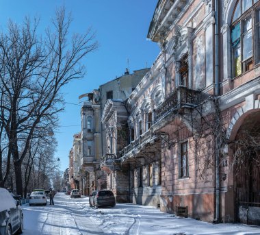 Odessa, Ukrayna. 19 Şubat 2026. Savaş sırasında Ukrayna 'nın Odessa kentindeki UNESCO tarafından korunan karlı bir kış şehri. Şehir meydanı ve mimarisinin panoramik görüntüsü