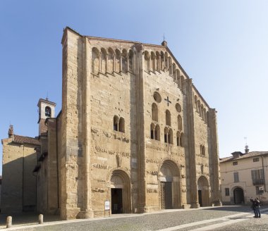 Pavia, San Michele Maggiore Bazilikası.