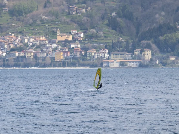 Windsurfer zabawy w dzień Breva — Zdjęcie stockowe