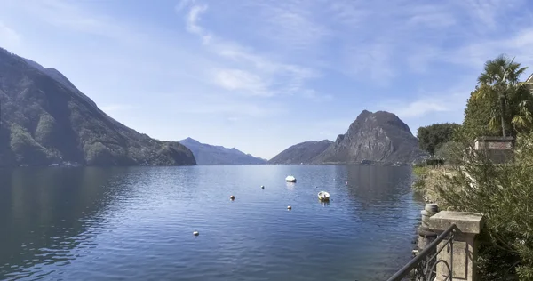 Lugano，海湾的湖 — 图库照片