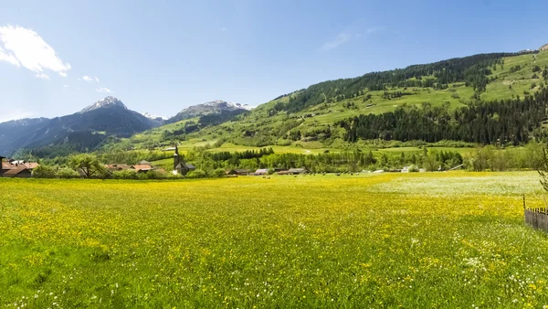 Widok Lukomanierpass zez rozbieżny — Zdjęcie stockowe