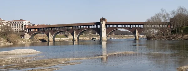 Pavie, pont couvert sur la rivière Tessin — Photo