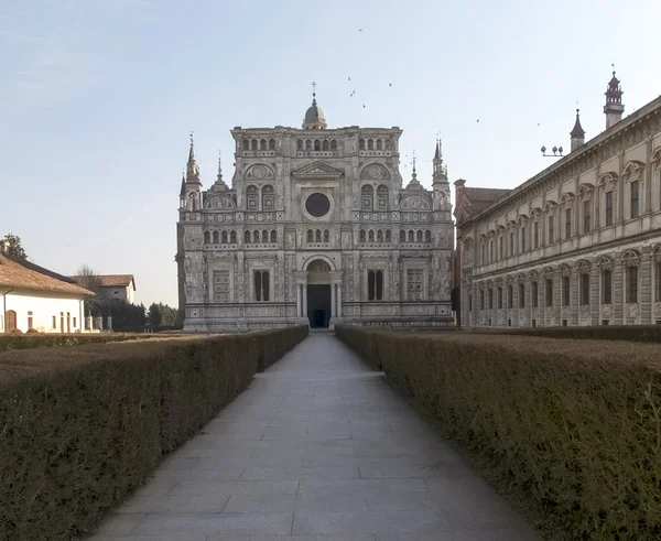 Certosa di Pavia. Obraz Kościół wewnątrz duży ogród. — Zdjęcie stockowe