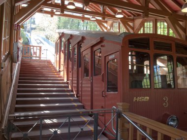 Bergbahn Kormarkt-Molkenkur, Koenigstuhl