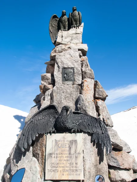 Gotthardpass, statue to the Gotthard pass — Stock Photo, Image