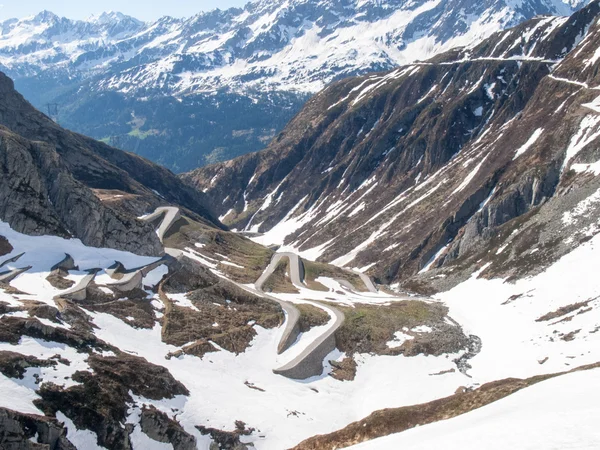 Gotthardpass, uitzicht op de vallei van de Tremola — Stockfoto