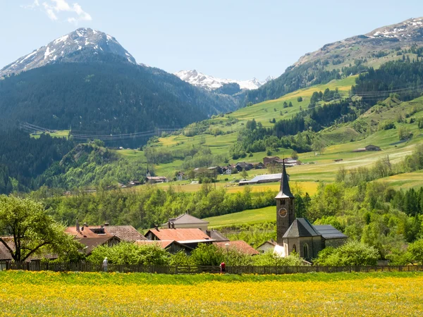 Beskåda av Lukomanierpass Walley — Stockfoto