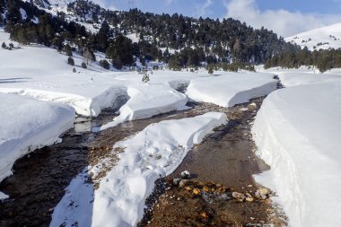 Casaccia, İsviçre: Kış manzarası, Lareccio kanalları ve Kolombiya geçidi
