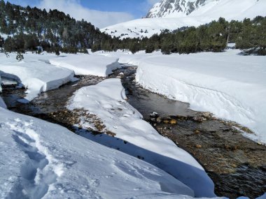 Casaccia, İsviçre: Kış manzarası, Lareccio kanalları ve Kolombiya geçidi