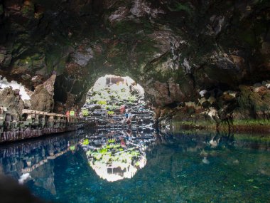 Lanzarote, İspanya - 2 Haziran 2018: Cueva De Los Verdes, lav kanalını ziyaret edin