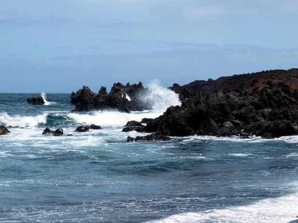 Lanzarote Spanya Volkanik Kökenli Tipik Siyah Kum Plajı — Stok fotoğraf