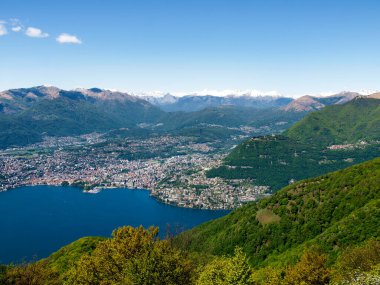 Val êvi, İtalya: Lugano Körfezi 'ndeki Sighignola' dan görüntü