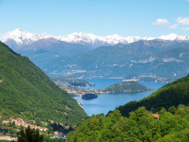 Argegno, İtalya: Como Gölü ve Comacina Adası 'ndan manzara