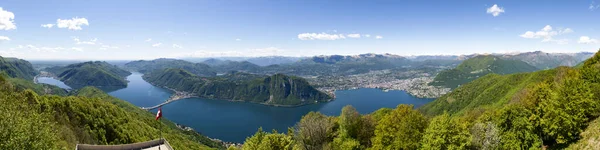 Val Intelvi イタリア ルガーノ湾のSigignolaからの眺め — ストック写真