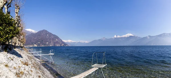 イタリアのメナッジョ 有名な町の湖畔と歴史的建造物 — ストック写真