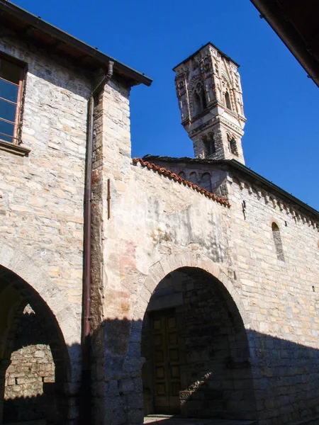 Ossuccio Italien Sjönära Och Historiska Byggnader Den Berömda Staden — Stockfoto