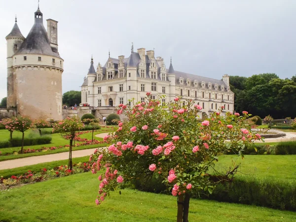 Vista del castillo y los jardines —  Fotos de Stock