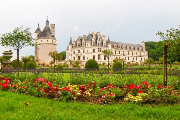 Vista do castelo e jardins — Fotografia de Stock