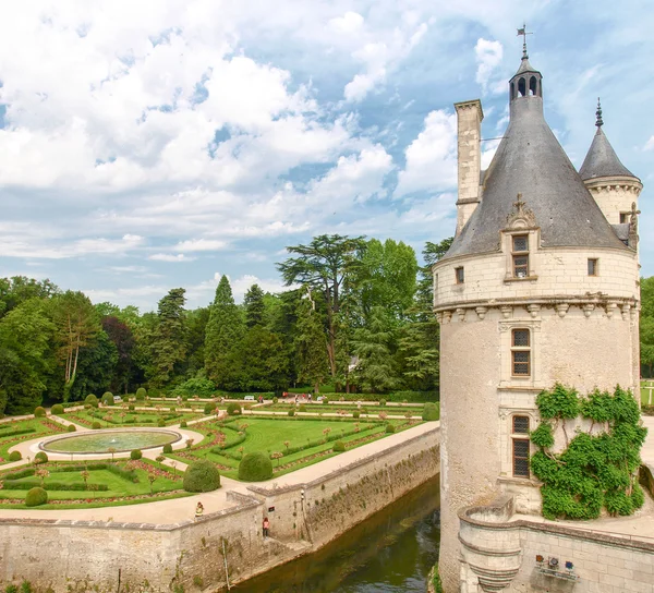Vista do castelo e jardins — Fotografia de Stock