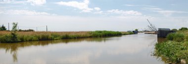 Brittany deniz kenarında Nehri