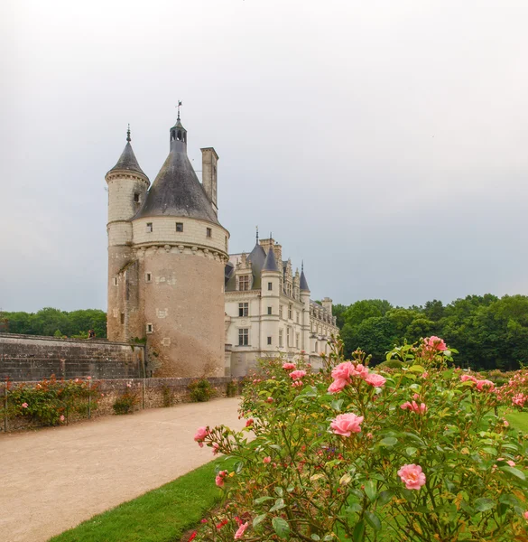 Uitzicht op het kasteel en tuinen — Stockfoto