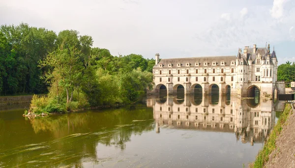 Vista do castelo e jardins — Fotografia de Stock