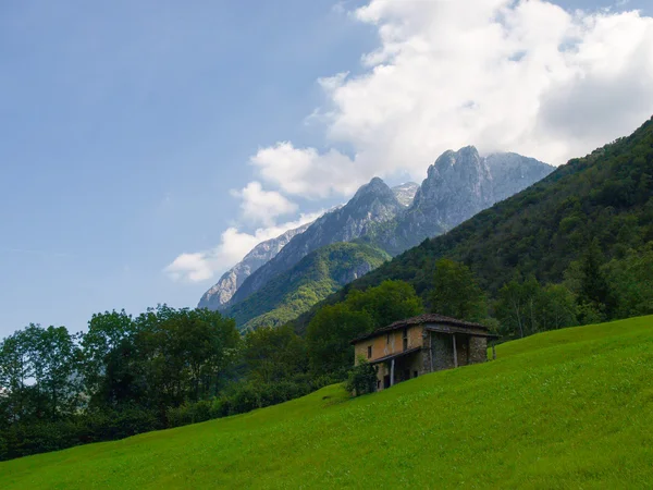 科摩湖，Val d'Esino — 图库照片