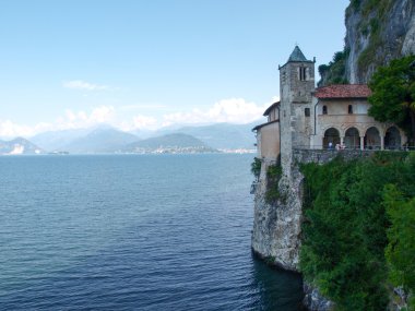 Santa Caterina del Sasso Manastırı