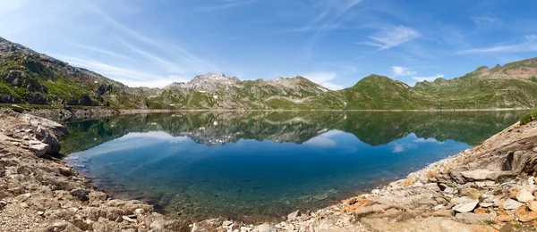 Val sambuco，瑞特湖 — 图库照片