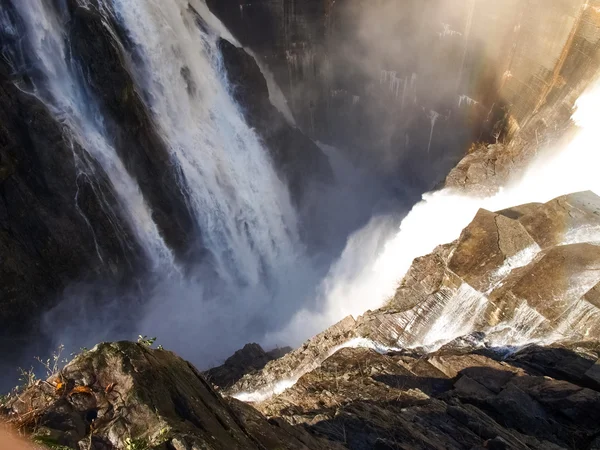 Barrage de Contra Verzasca, cascades spectaculaires — Photo