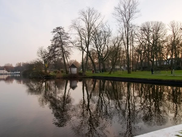 Bad Zwischenahn, vista serale sul lago . — Foto Stock