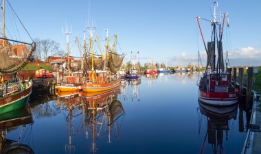 Greetsiel, balıkçı tekneleri.