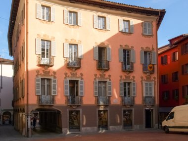 Lugano, İsviçre. Eski şehrin sokaklarında.