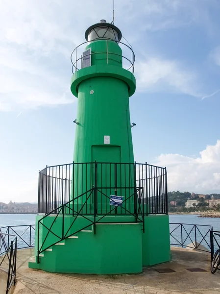 Зеленый маяк — стоковое фото
