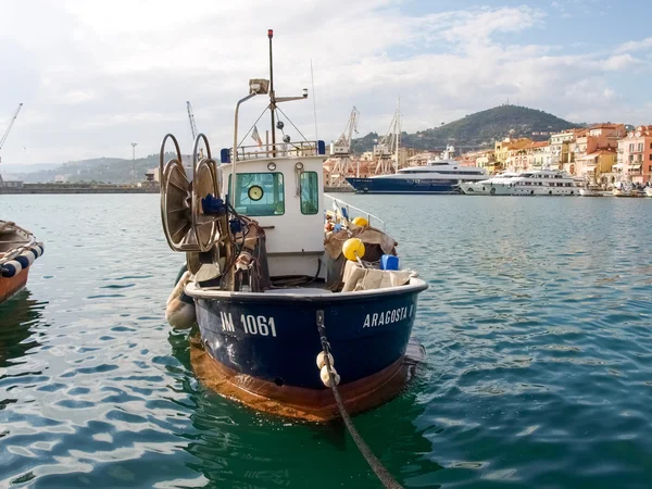 Fischerboote festgemacht — Stockfoto