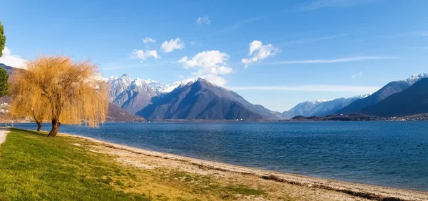 Stranden av Domaso — Stockfoto