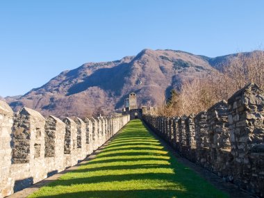 Bellinzona, Castelgrande duvarlı.