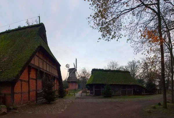 Bad Zwischenahn, gamla bonde homes i friluftsmuseet — Stockfoto