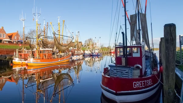 Greetsiel, fiskebåtar. — Stockfoto