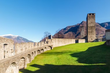 Bellinzona, Castelgrande duvarlı.