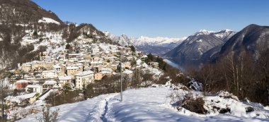 Kış manzarası üzerinden Monte Bre