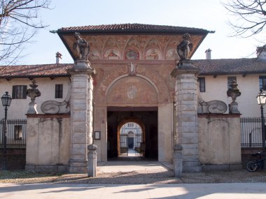 Certosa di Pavia. Bahçe manzarasına sahip ana giriş