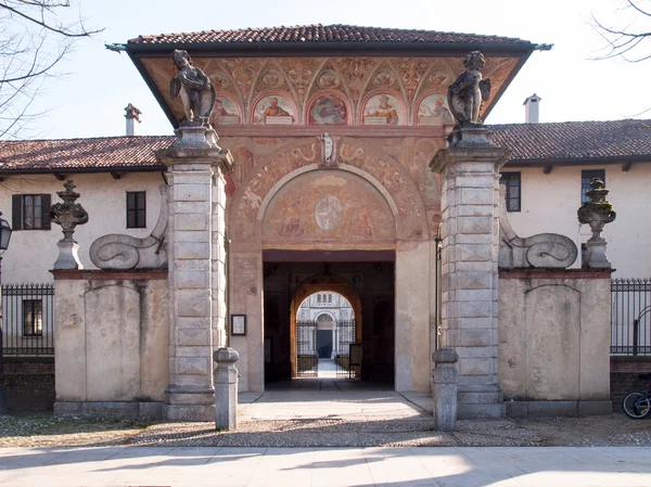 Certosa di Pavia. Hlavní vchod do zahrady s výhledem — Stock fotografie