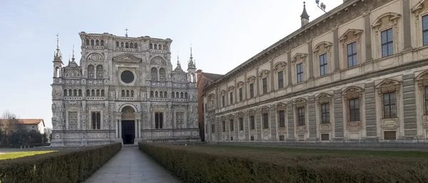 Certosa di Pavia. Obraz Kościół wewnątrz duży ogród. — Zdjęcie stockowe