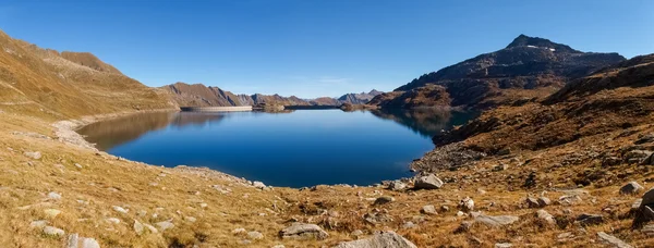 Lago de Naret —  Fotos de Stock